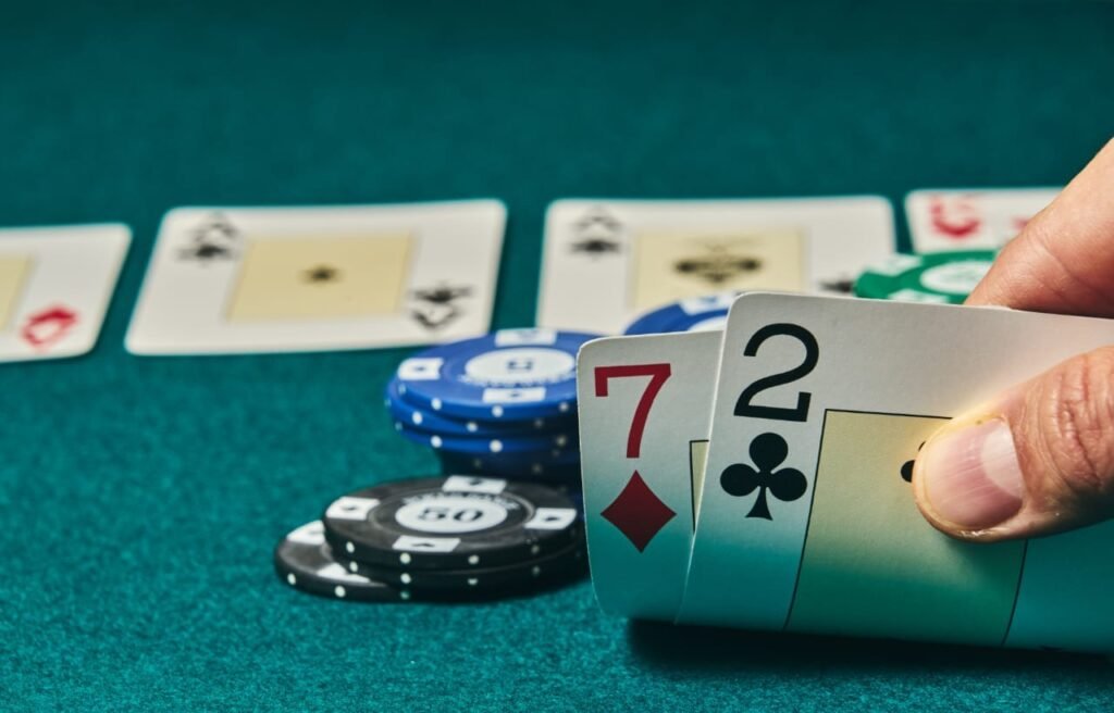 Why Should Players Join Online Poker Games on Poker Club Platforms?