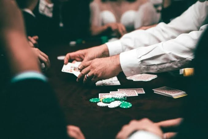 Mastering Poker Strategy: Maximizing Your Winnings by Adapting to Different Stack Sizes
