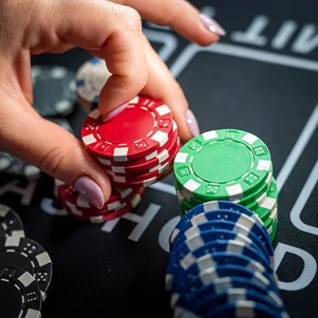The Importance of Tracking Stack Sizes in Poker Strategy