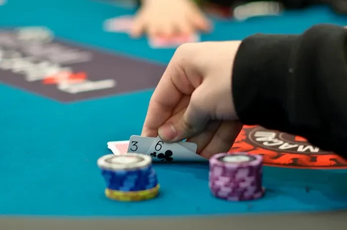What Are the Biggest Poker Mistakes Beginners Should Avoid?