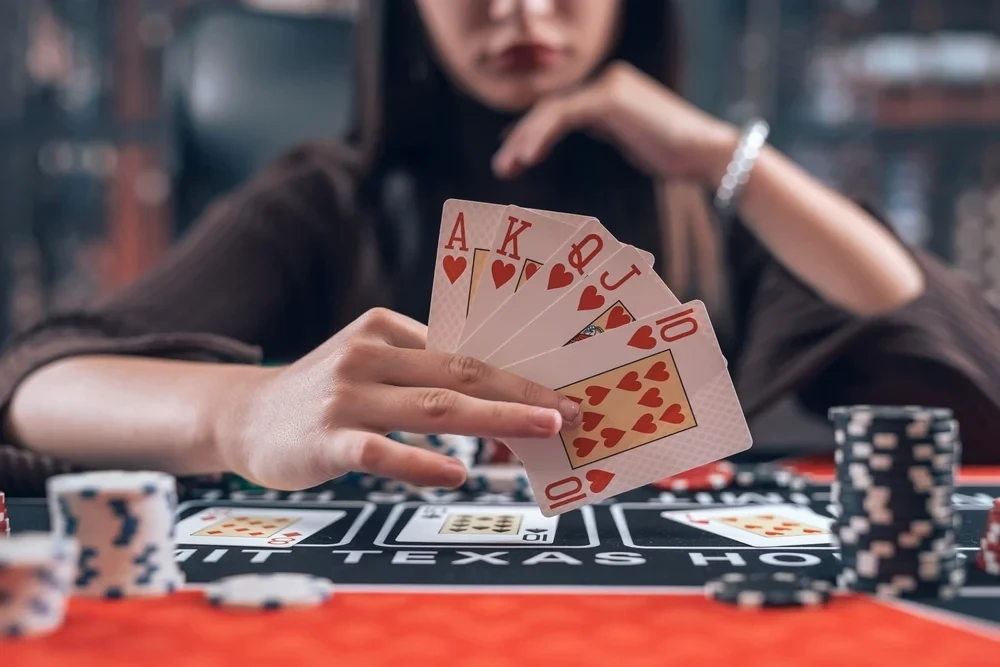 Mastering the Art of Semi-Bluffing in Poker: Elevate Your Game with Strategic Drawing Hands