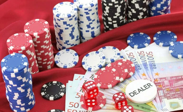Mastering Aggressive Poker Strategy: Timing Your Moves for Success