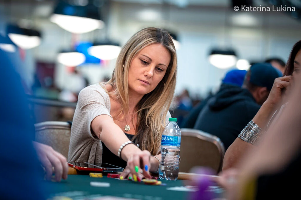 Mastering Poker: Leveraging Weaknesses for Table Dominance