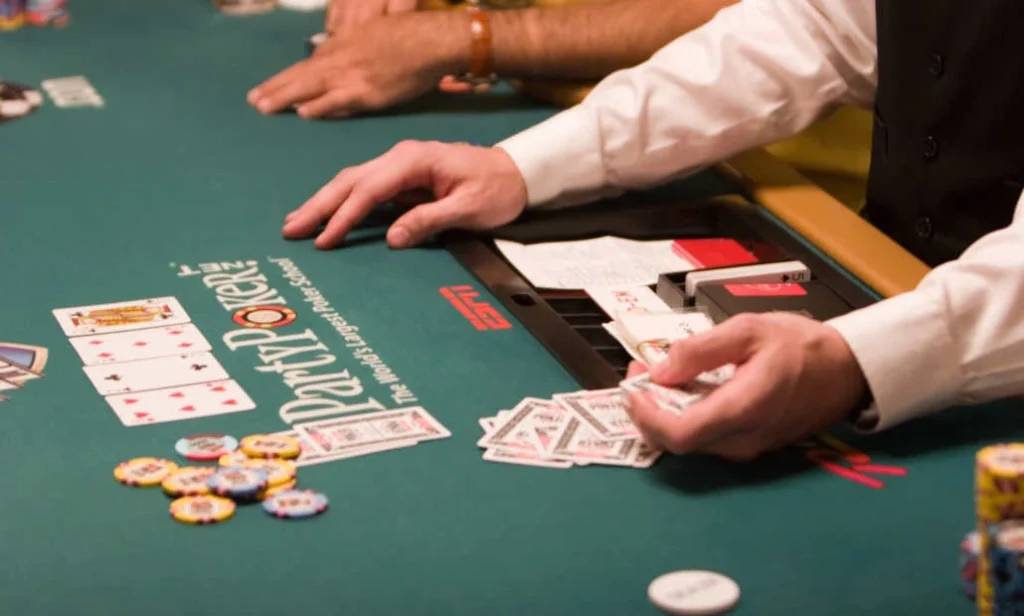 Winning Big in Online Poker Tournaments: A Solid Strategy Guide
