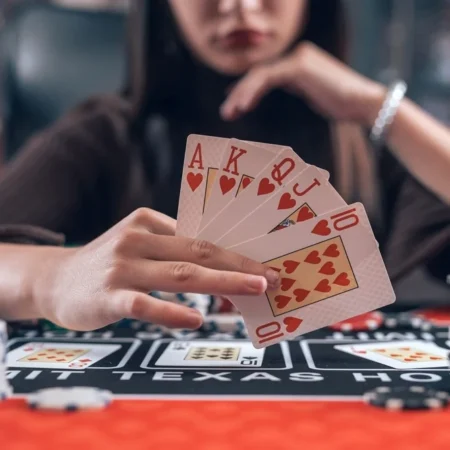 What Are the Secret Poker Strategies That Help You Win Big Online?