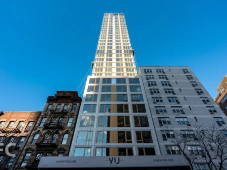 Poker Pro Chau Shing Lam Hit With $87K Lawsuit Over Marijuana Smoke in Manhattan Condo