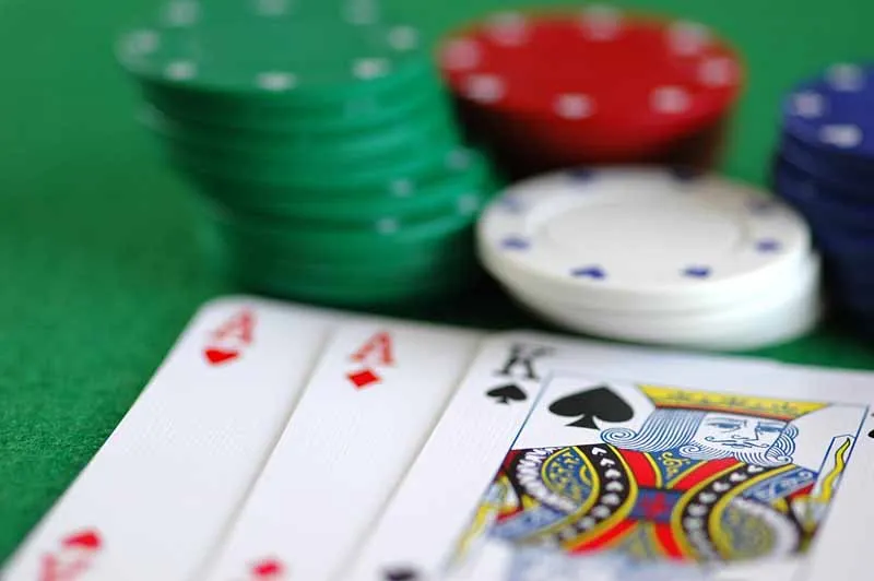 The Strategic Importance of Stack Size Tracking in Poker