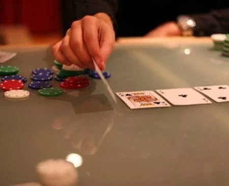 Casino Hold’em Strategy: Playing 82% of Hands Correctly