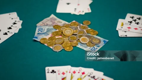 Mexican Poker: Rules of the Stripped-Deck California Classic